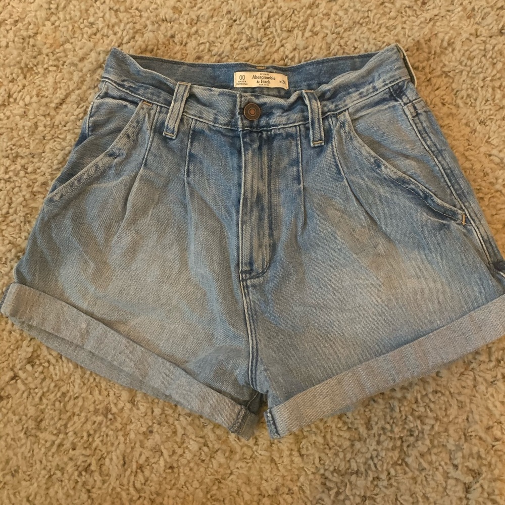 Abercrombie and Fitch high rise Mom Jean shorts